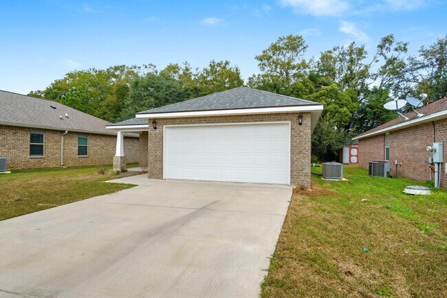 Building Photo - 16137 Alabama Ave