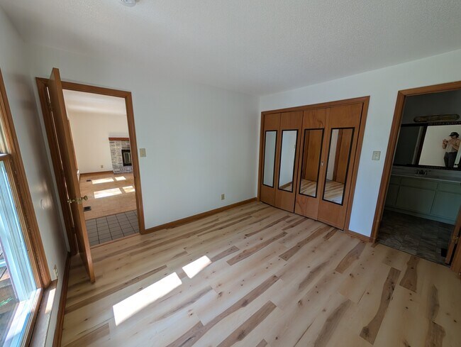Foto del edificio - 2301 Wade Hampton Rd