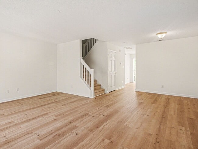 Building Photo - 2 Bed/2Bath Townhouse for RENT!