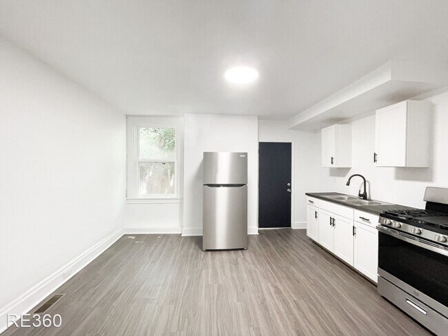 Building Photo - 2 br, 1 bath House - 114 Tecumseh Hazelwood