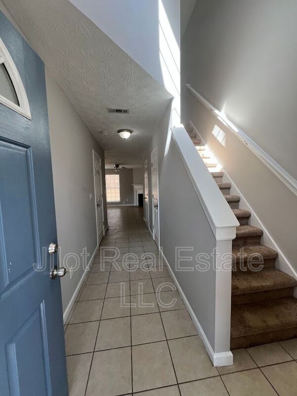 Foto del edificio - 216 Matthew Ln