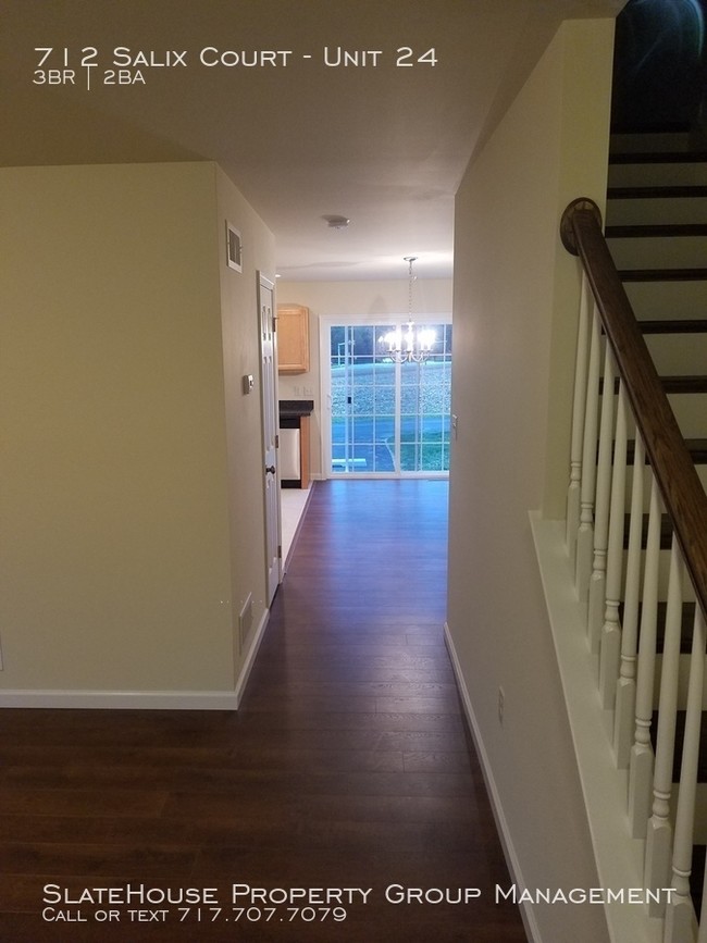Foto del edificio - NEWER TOWNHOME MINUTES FROM WILLOW VALLEY!!
