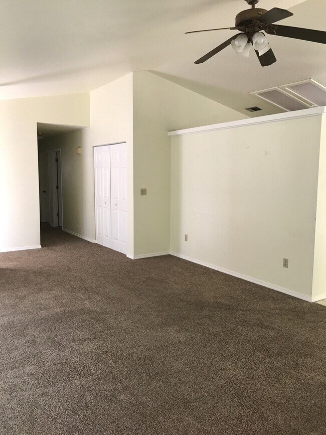 Foto del edificio - 3 Bedroom 2 Bath home w Garage