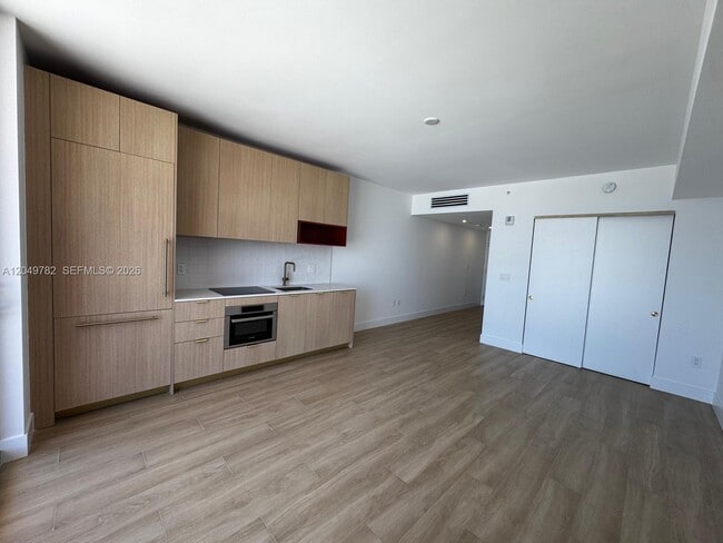 Foto del edificio - 90 NE 32nd St