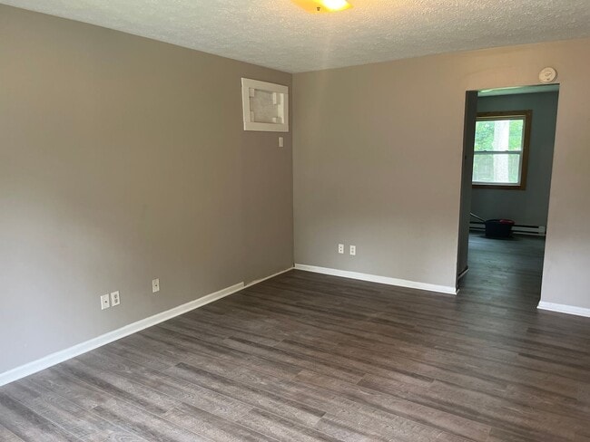 Building Photo - 805 Voris St