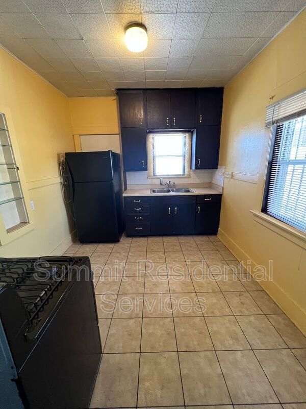 Foto del edificio - 1516 E 8th St