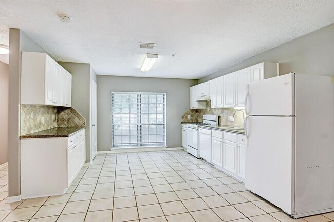 Building Photo - 25706 Glen Loch Dr