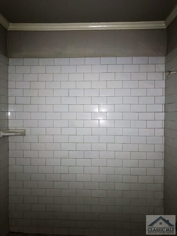 Building Photo - 205 Little St