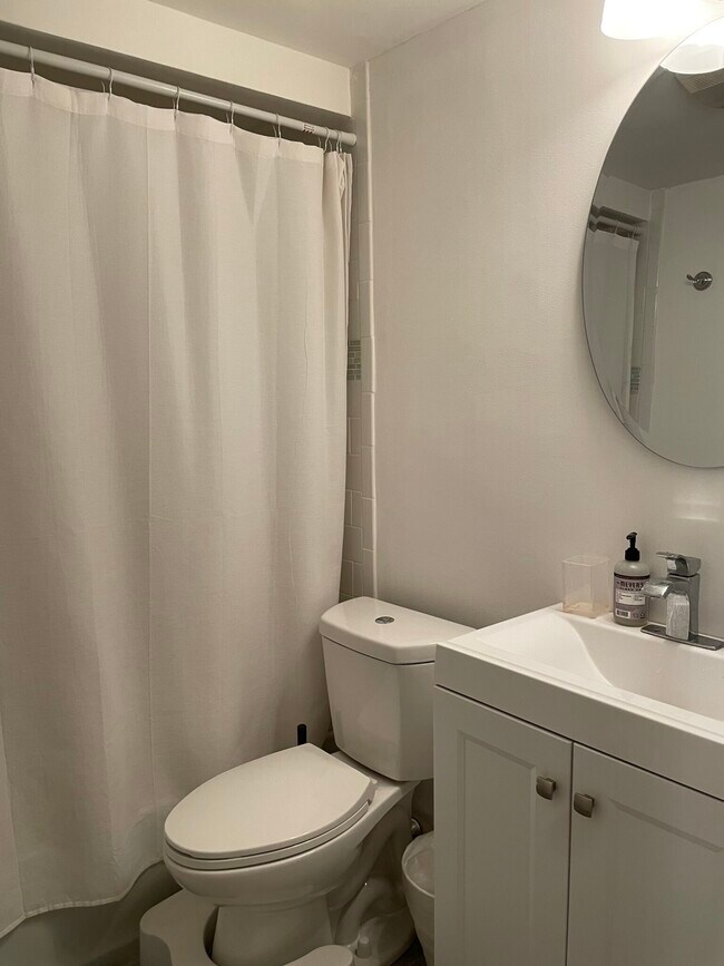 Building Photo - 150 Endicott St