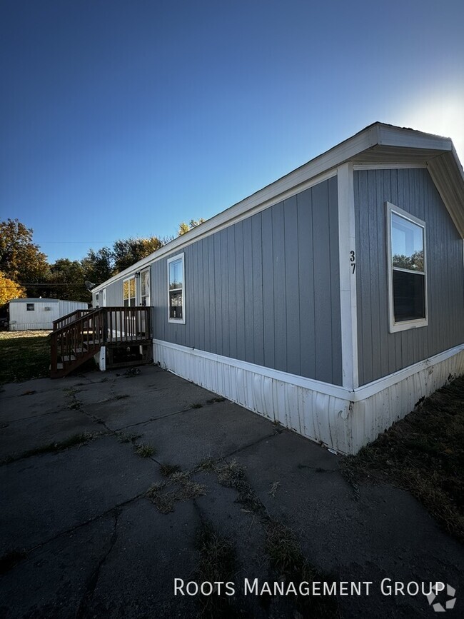 Building Photo - 1500 West 27th Street