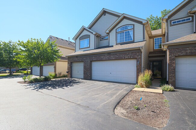 Building Photo - 983 Park Hill Cir