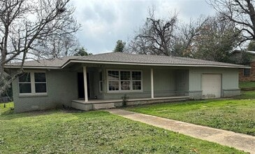Building Photo - 507 Davis Dr