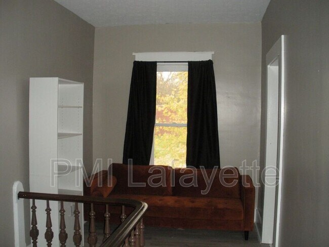 Foto del edificio - 128 N Perry St