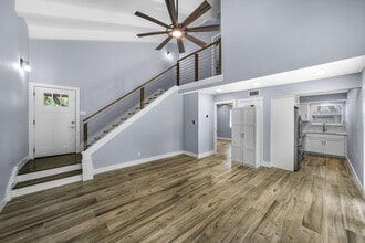 Building Photo - 1913 Lightsey Rd