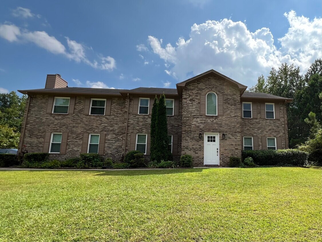 Exterior Front - 2056 Sitser Lane