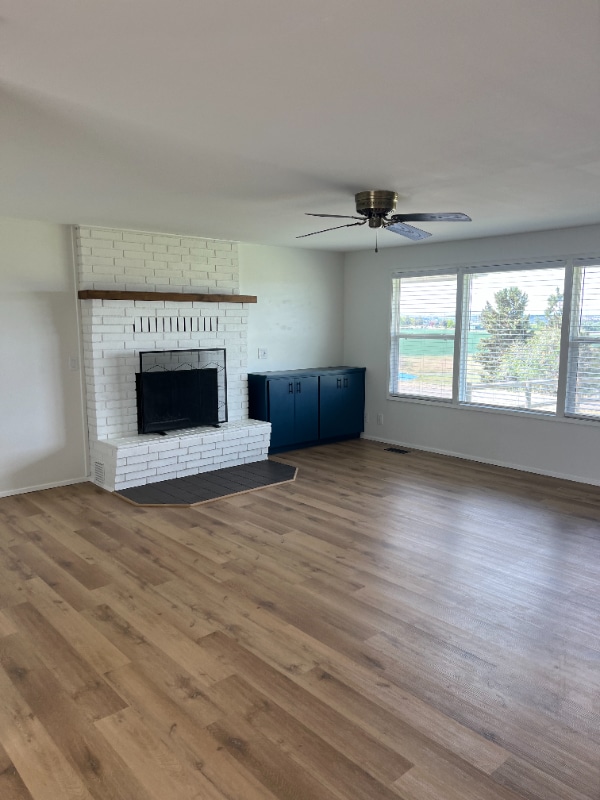 Building Photo - 1209 NE Brown Dr