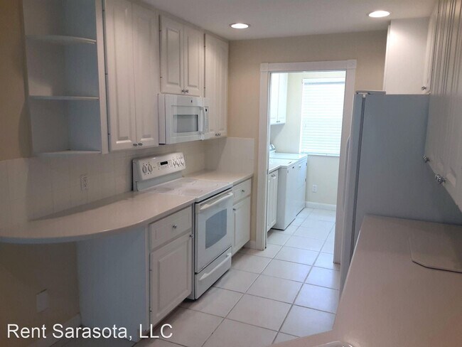 Building Photo - 3 br, 2 bath House - 7876 Bergamo Ave.