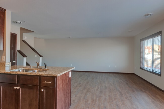 Building Photo - 667 Roberts Rd