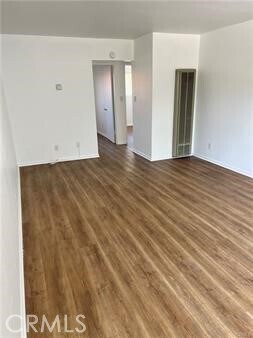 Foto del edificio - 315 E 8th St