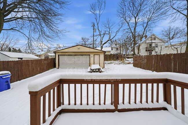 Building Photo - 10705 Fidelity Ave