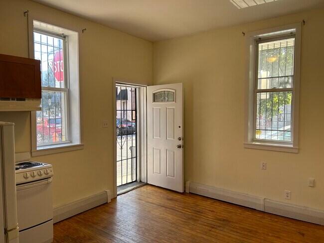 Foto del edificio - 2749 Harper St