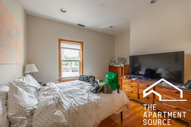 Foto del edificio - 2722 N Kimball Ave