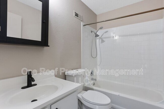 Foto del edificio - 701 Linwood Dr