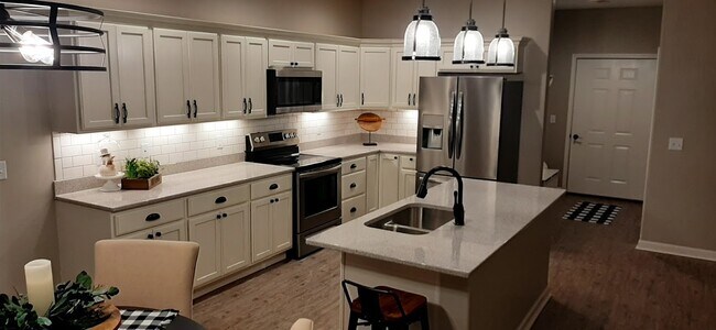 Quartz kitchen with upgraded appliances - 1634 S County Farm Rd