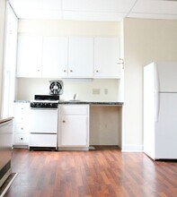 Building Photo - 42 N Prospect St