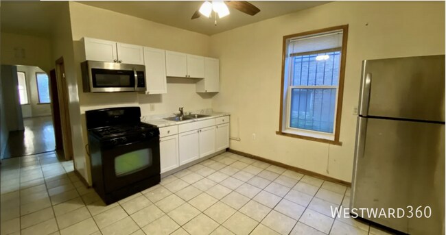 Building Photo - 4833 Montana-1