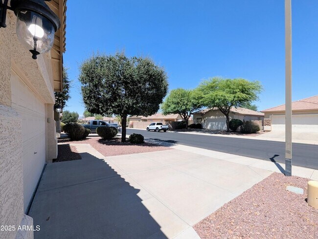 Foto del edificio - 16635 N 169th Ave