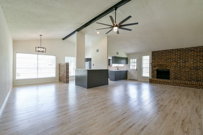 Building Photo - 23938 Spring Mill Ln