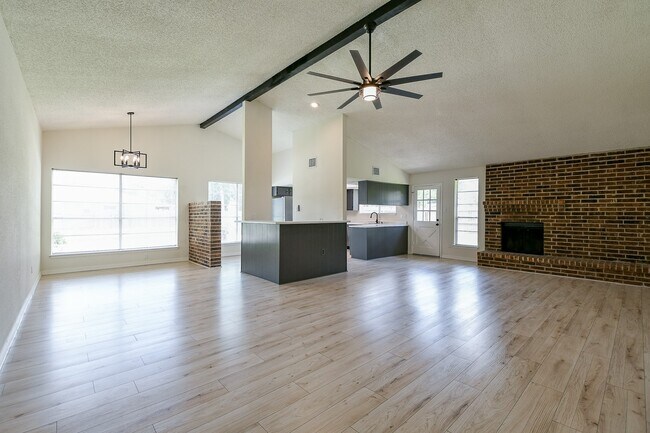 Foto del edificio - 23938 Spring Mill Ln