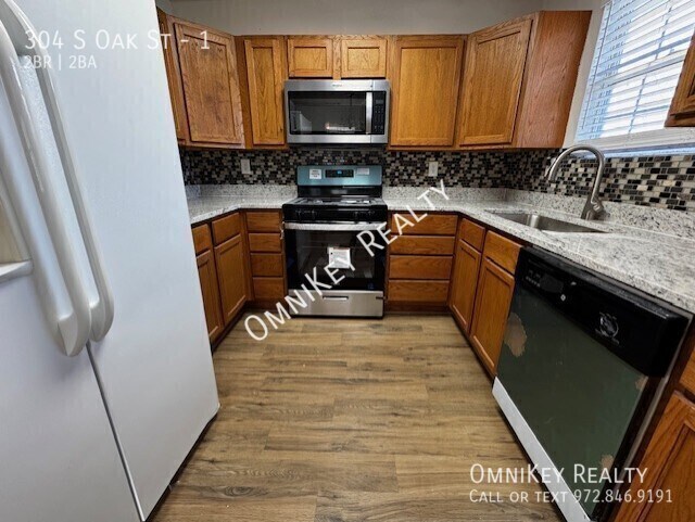 Foto del edificio - 304 S Oak St