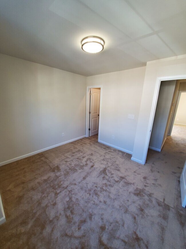 Foto del edificio - 7421 Sienna Heights Pl