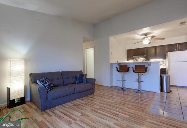 Foto del edificio - 8617 Beekman Pl