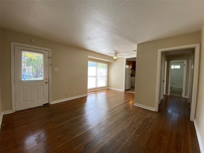 Foto del edificio - 4812 Roanoke St