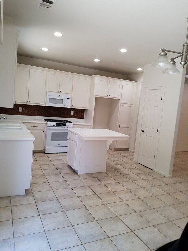 Foto del edificio - 4 Bedroom home in the Berry Gardens