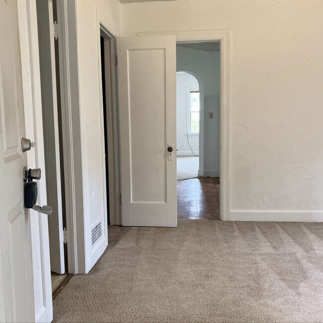 Foto del edificio - 1504 N Summit Ave