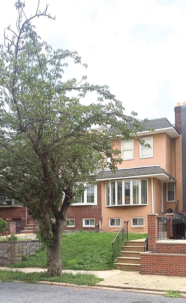 Building Photo - 2937 S 13th St