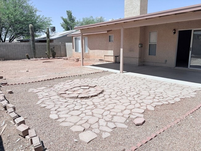 Foto del edificio - newly remodeled 3 bed/ 2 bath home