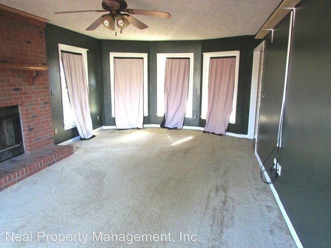 Foto del edificio - 6900 Twin Creek Ct