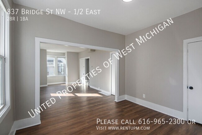 Foto del edificio - 837 Bridge St NW