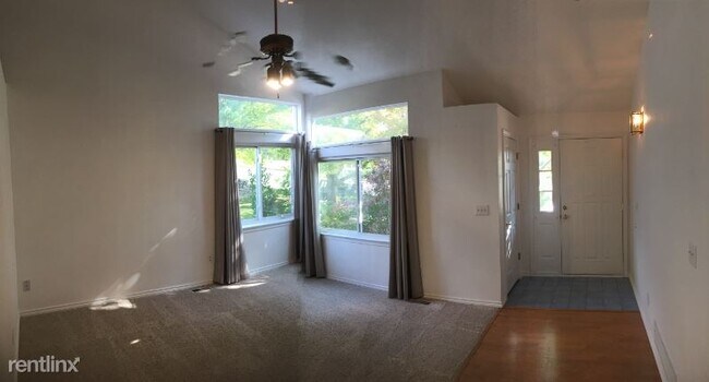 Building Photo - 4 br, 3.5 bath House - 913 Arapahoe Cir