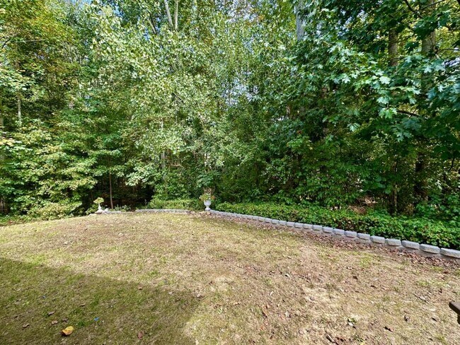 Foto del edificio - 1913 Thorn Crest Dr