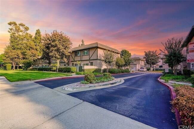 Entrada a la comunidad - 1103 W Francis St