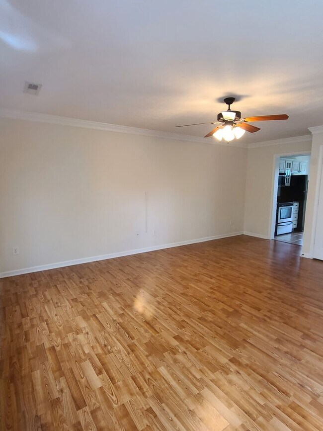 Foto del edificio - Tavern Grove - End Unit Townhouse