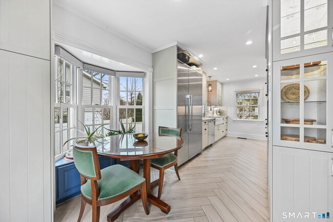 Building Photo - 44 Davenport Dr