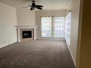 Foto del edificio - 6400 Brownstone Dr