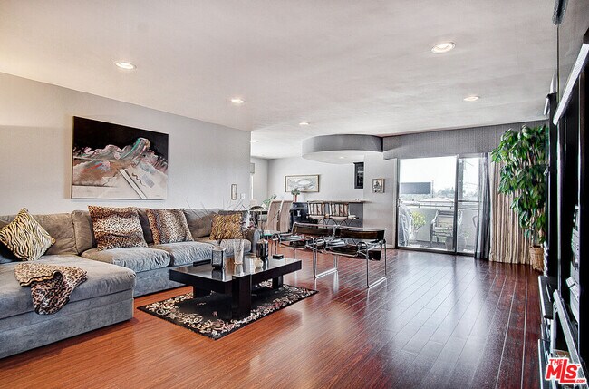 Foto del edificio - 4445 Cartwright Ave
